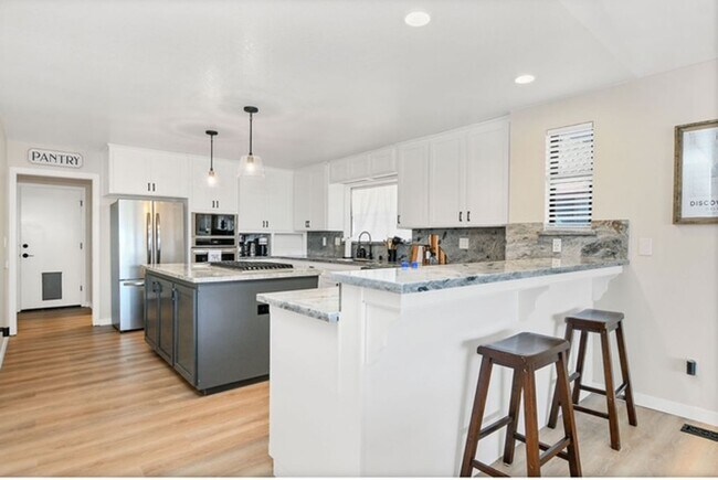 Building Photo - Beautiful Waterfront Single Story Home