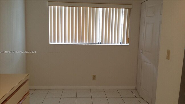 Building Photo - 4725 Lucerne Lakes Blvd E