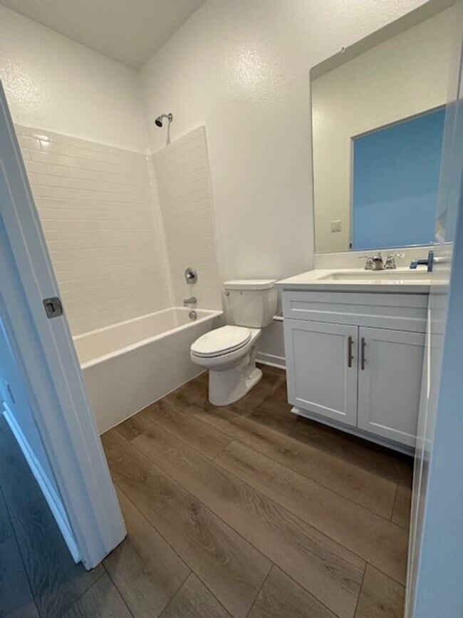Building Photo - Brand New Lennar 4 Bedroom in French Valley