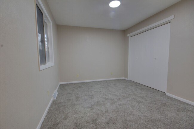 Building Photo - Renovated Orion Home