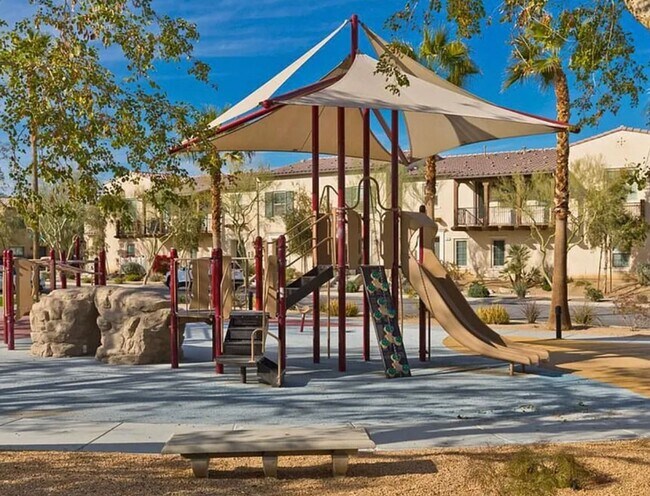 Building Photo - Georgous 4-bedroom, 3-bath detached condo ...