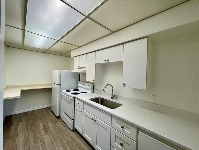 Building Photo - 401 1st Ave NE