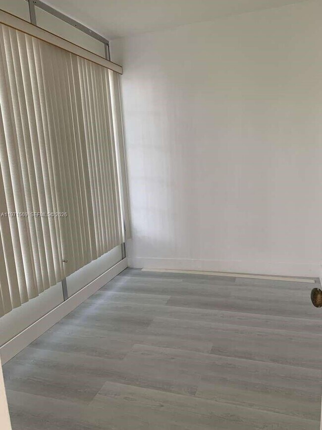 Building Photo - 5003 NW 35th St