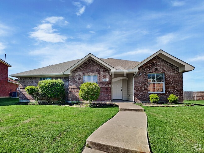 Building Photo - 1500 Westfield Ln