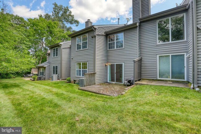 Building Photo - 20 Andover Cir