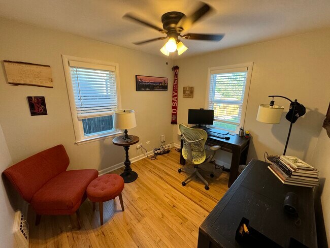 Bedroom 2 - 4470 Eliot St