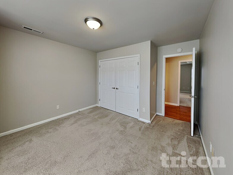 Building Photo - 4904 Valley Trail Ct