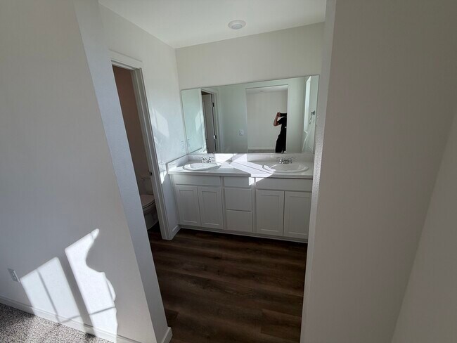 Building Photo - 831 Congaree Ln