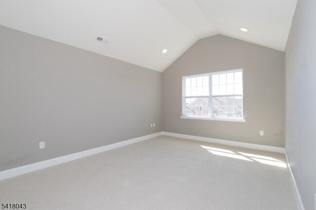 Building Photo - 76 Van Cleef Dr