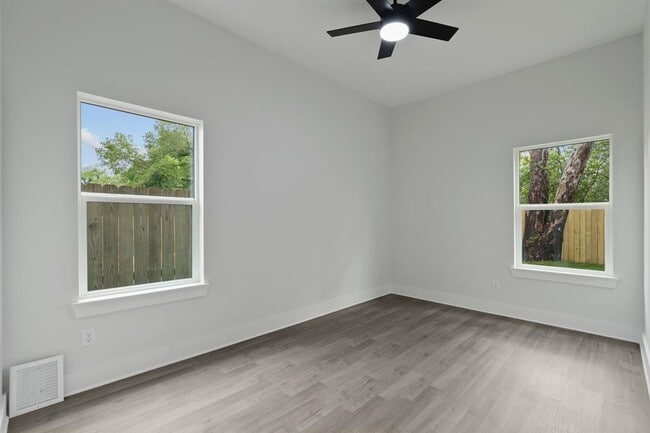 Building Photo - 8114 Double