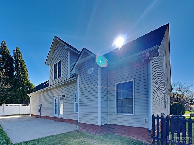 Building Photo - 254 Lagoda Dr