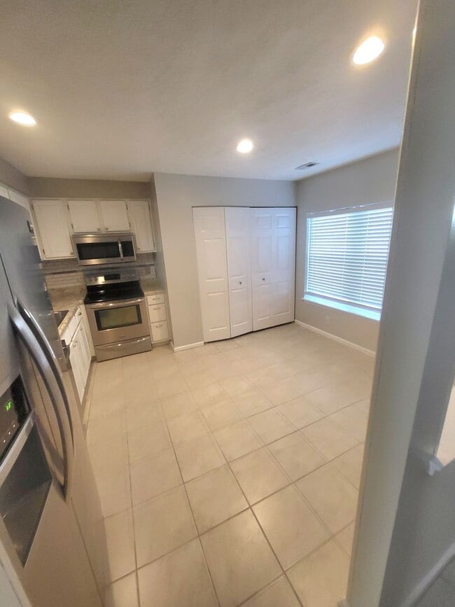 Building Photo - 47 Lucinda Ct