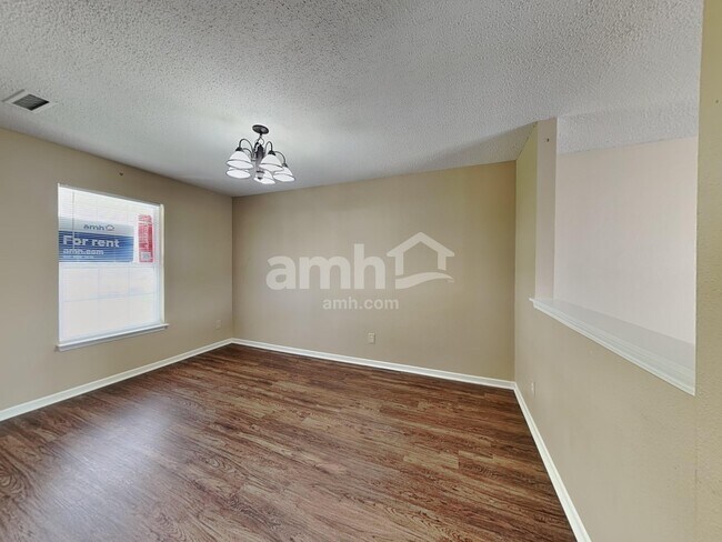 Building Photo - 6803 Amber Springs Way