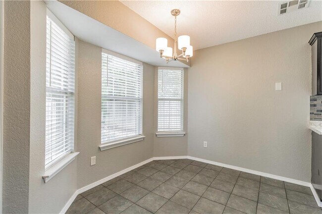 Building Photo - 1245 S Camellia Ln