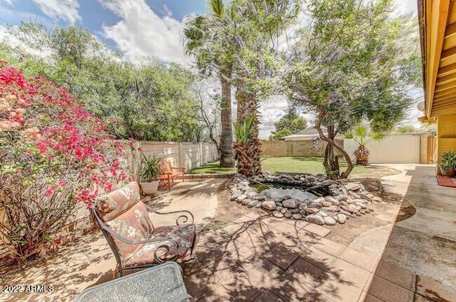 Building Photo - 137 E Fremont Dr