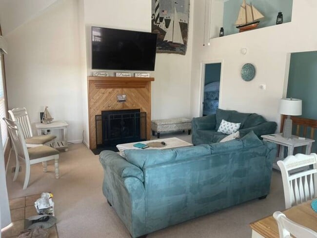 Building Photo - 4 Bedroom 2.5 Bath Home in Nags Head