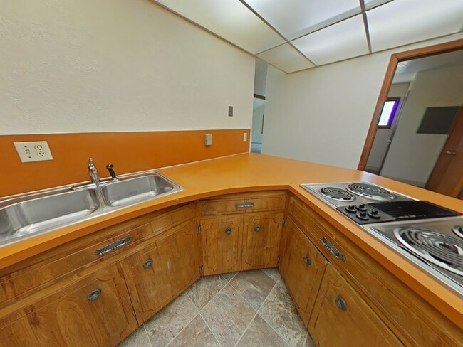 Building Photo - Charming 4 Bedroom House ~ Albany