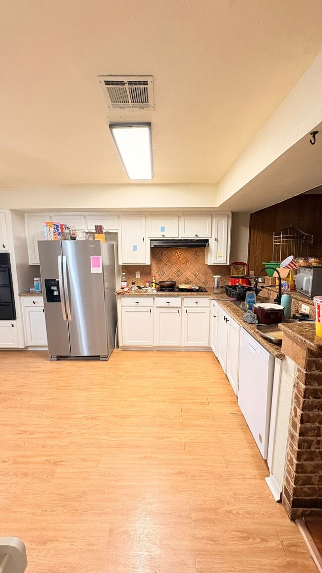 Building Photo - 21514 Greenham Dr