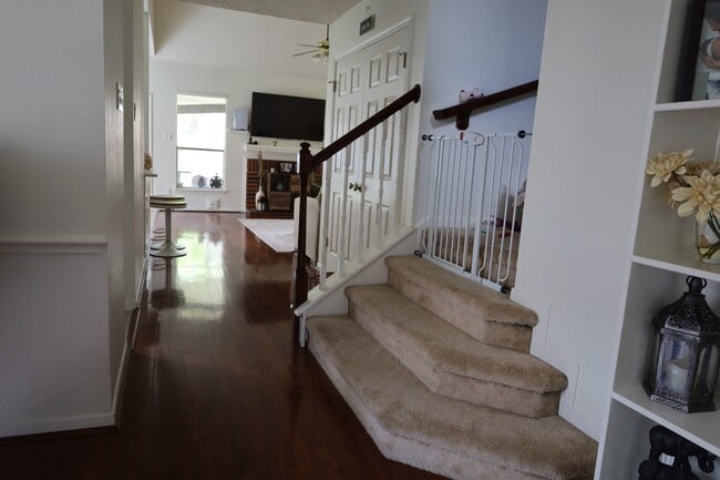 Building Photo - 3223 Autumn Bridge Ln