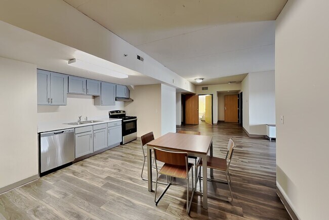Building Photo - 215 Stanton Ave