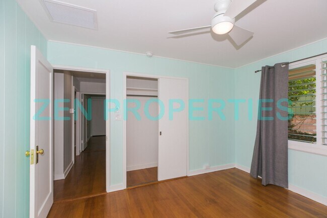 Building Photo - 3167 Charles St