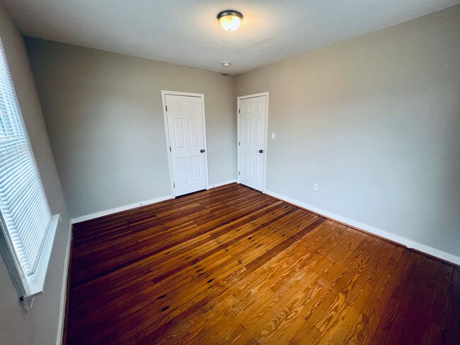 Building Photo - Beautifully Renovated 4bdrm/2bth Home Located in Richmond's Southside!!