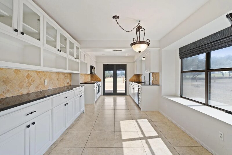 Building Photo - 1210 Sunray