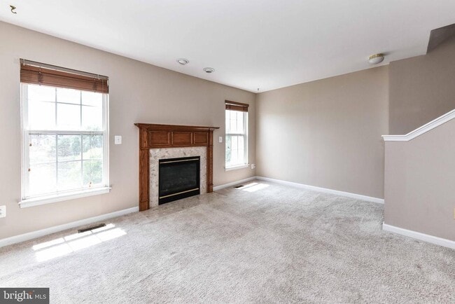 Building Photo - 20947 Colecroft Square