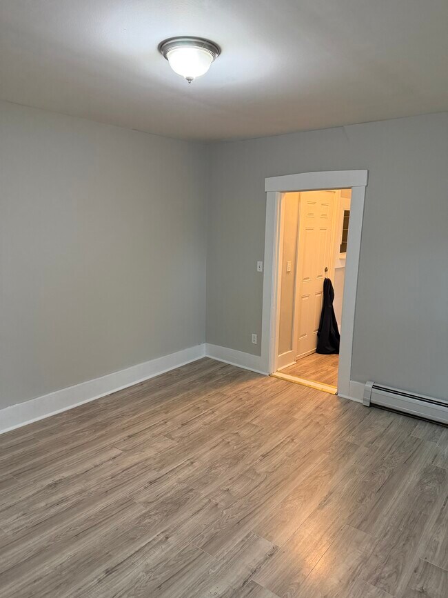 Living room - 60 Summer St