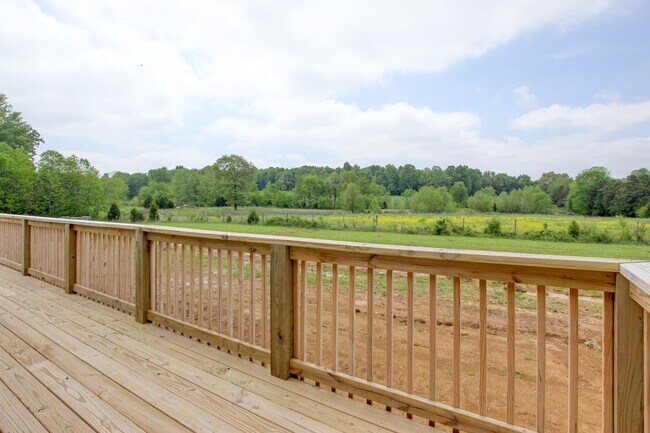 Building Photo - 5821 Highland Lick Rd