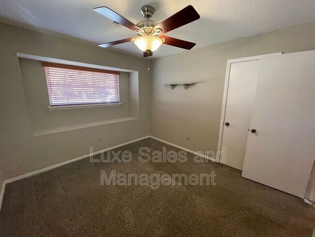 Building Photo - 1116 Harrington Dr