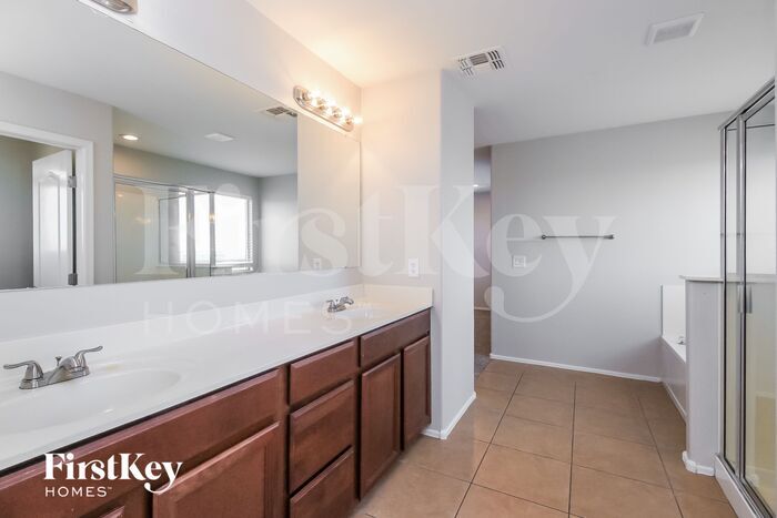 Building Photo - 31229 N Cavalier Dr
