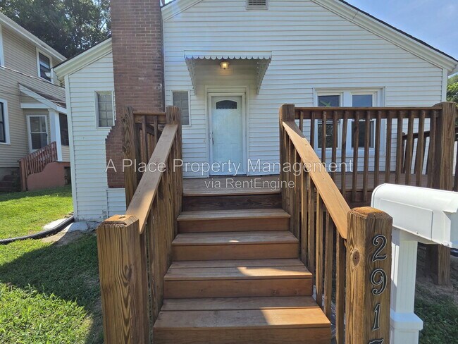 Building Photo - 2917 Kincaid Ave