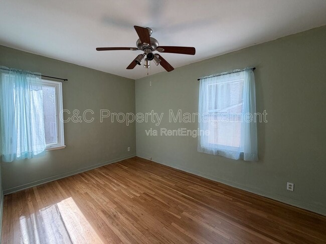 Building Photo - 3240 Del Vina St