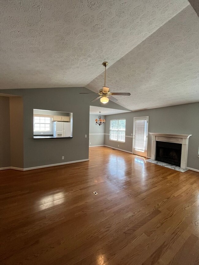 Building Photo - Charming 3 Bed/ 2 Bath home in South Nashv...