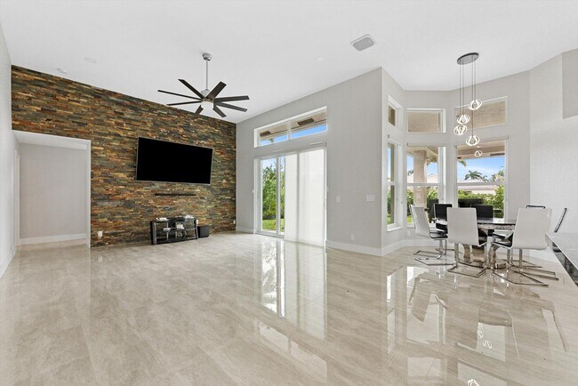 Building Photo - 20094 W Key Dr