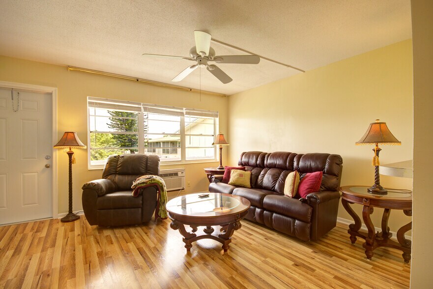 all recliners - 211 Easthampton I
