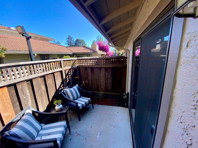 Building Photo - 124 Torrey Pine Terrace