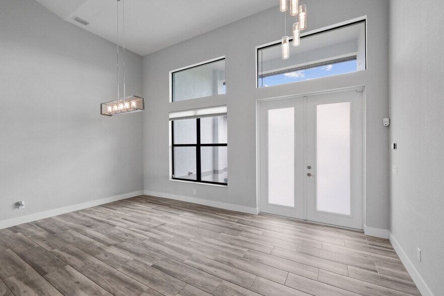 Building Photo - 3106 SW 22nd Ave