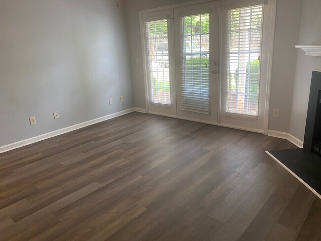 Building Photo - 802 Moultrie Ct