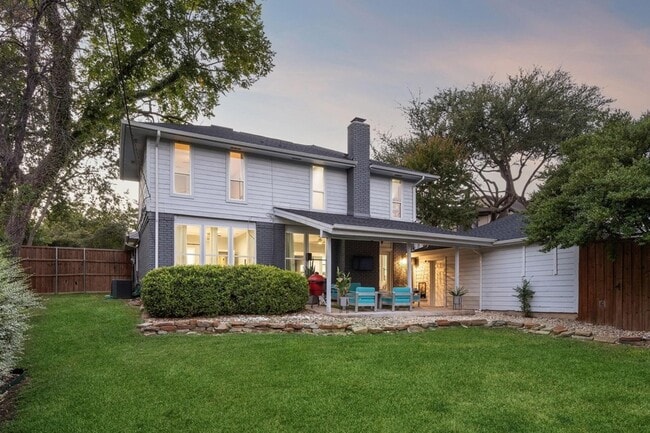 Building Photo - 7018 Blackwood Dr