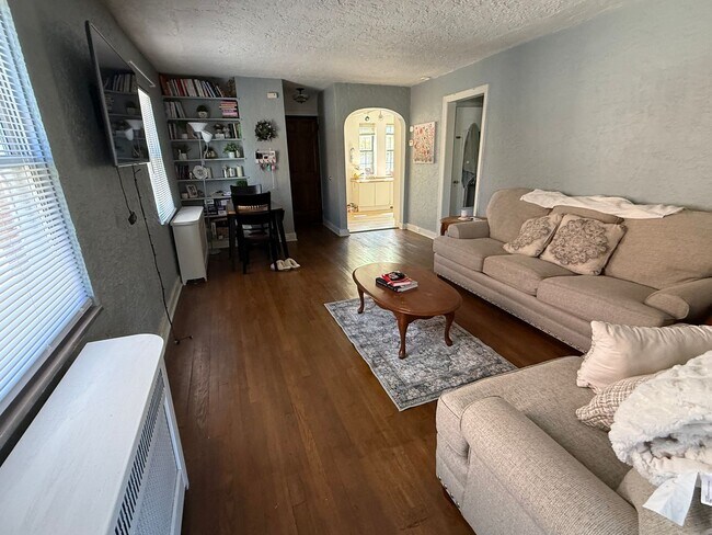 Building Photo - 3870 Beechwood Blvd