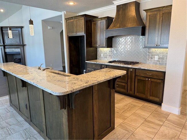 Building Photo - 2202 NE Steinbeck Dr