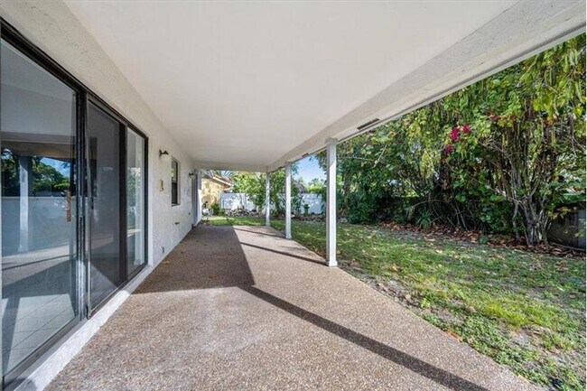 Building Photo - 2216 Amesbury Ct