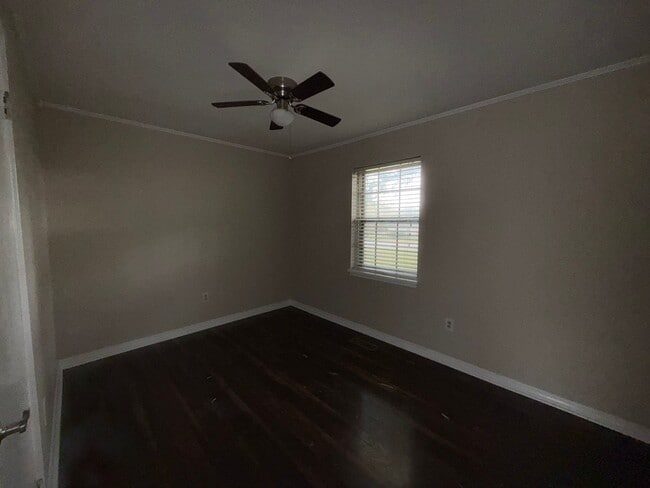 Building Photo - Charming 3-Bed / 2-Bath Home in Muscle Shoals