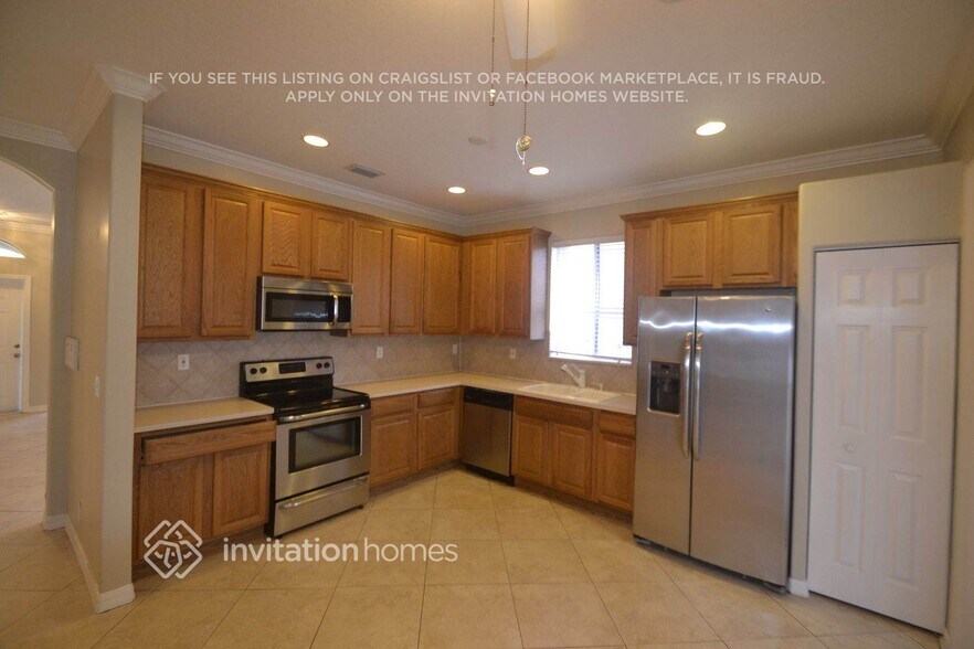 Building Photo - 3774 Woodfield Dr