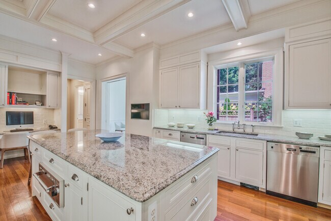 Building Photo - 200 Aspen Rd