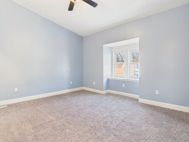 Building Photo - Newly Renovated 4 Bedroom Single Family Home