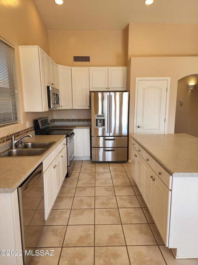 Building Photo - 11598 N Flat Iron Dr
