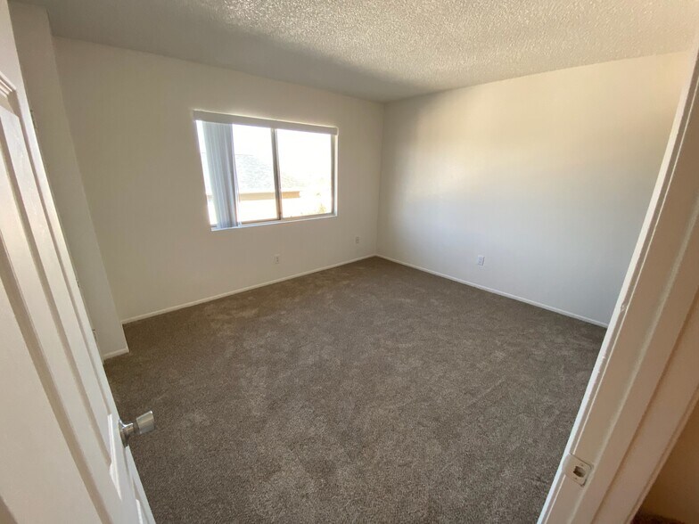 Building Photo - 4265 Mesa Vista Way